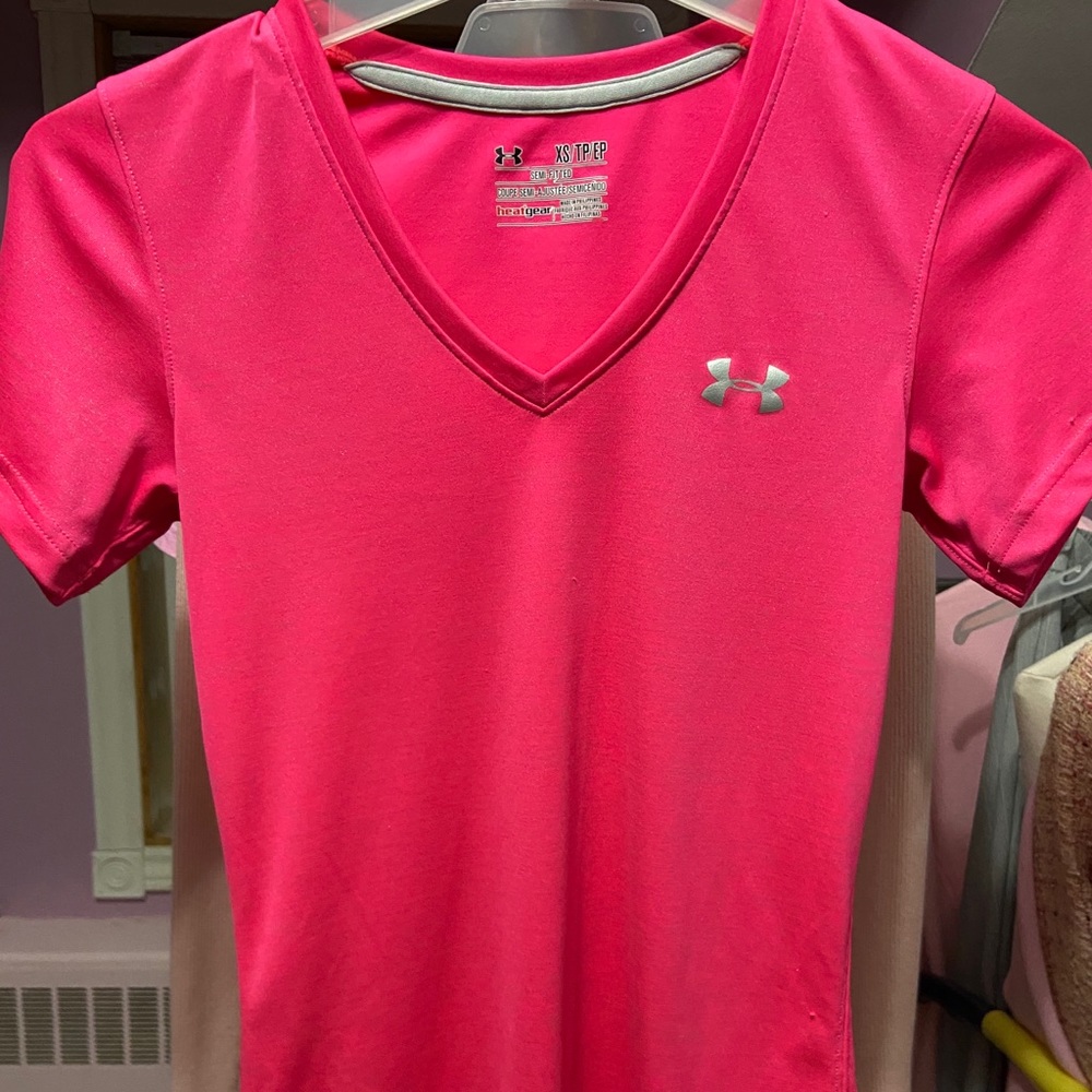 Women’s Under Armour Shirt